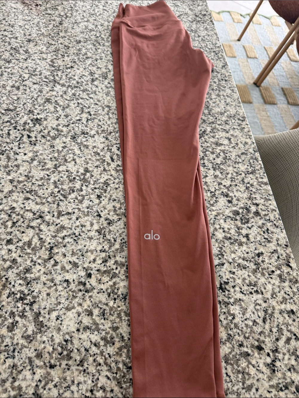 Alo yoga 7/8 High-Waist Airlift Legging in chestnut size medium - Picture 6 of 6